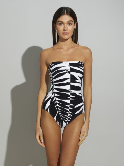 Strapless Swimsuit: Who It Suits and How to Choose It Well